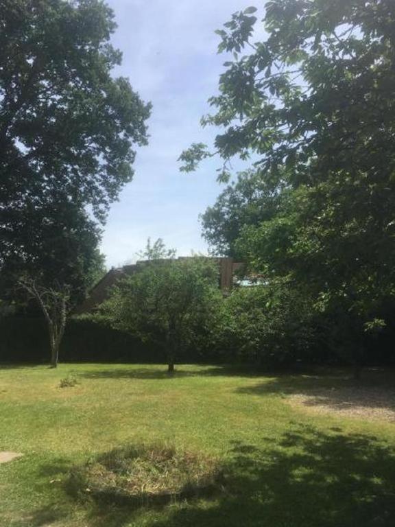 Au Charme Du Lac Piscine & Spa 2 Forges-les-Eaux Buitenkant foto